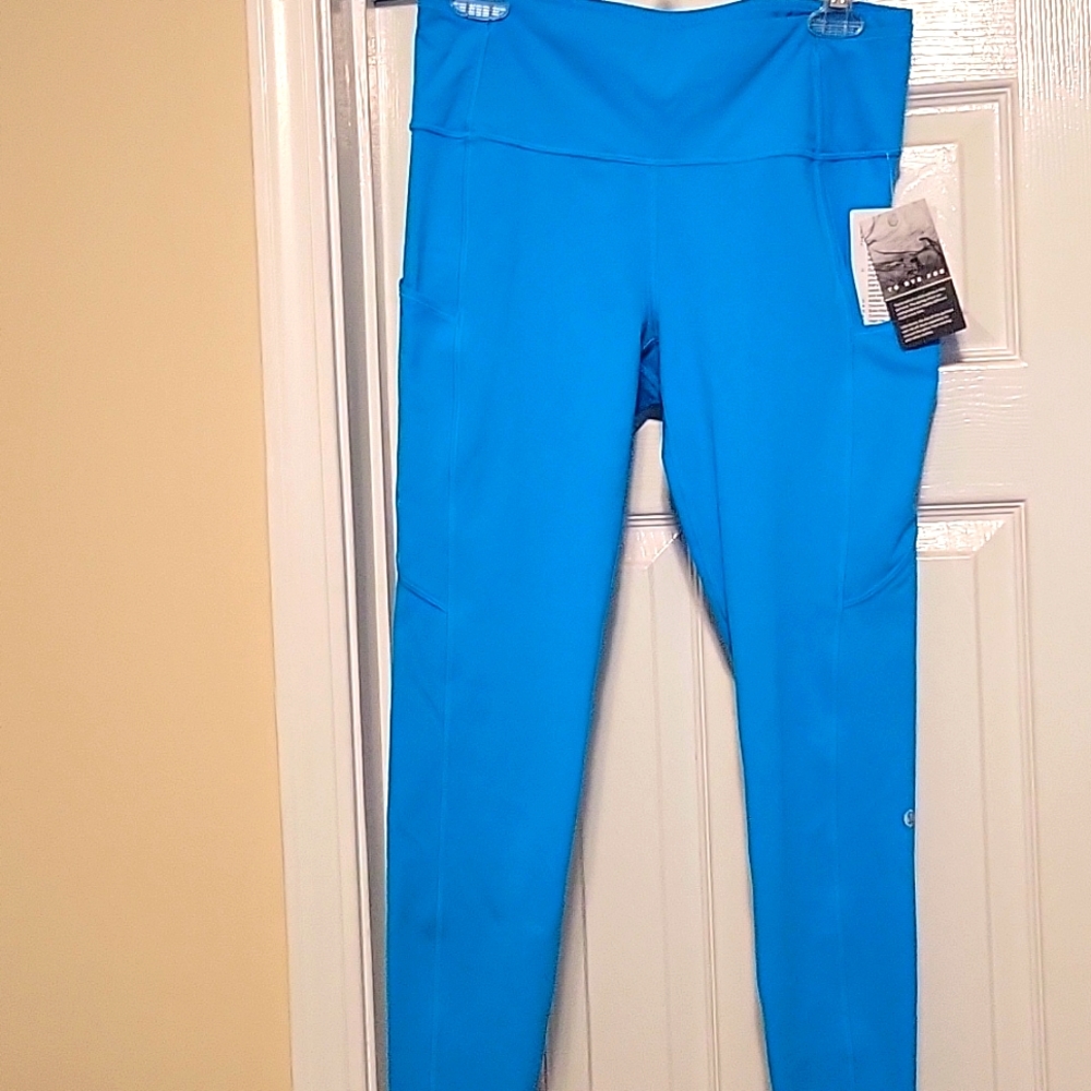 Lululemon Fast and Free HR Tight 25" Size 10. Color Azure.